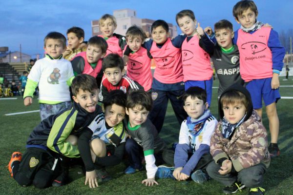 Fútbol en la noche neuquina