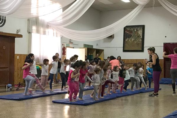 Gimnasia Artística, una actividad que se afianza en el CIF